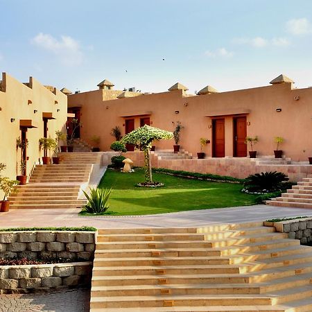 Dreamworld Resort, Hotel & Golf Course Karachi Exterior photo
