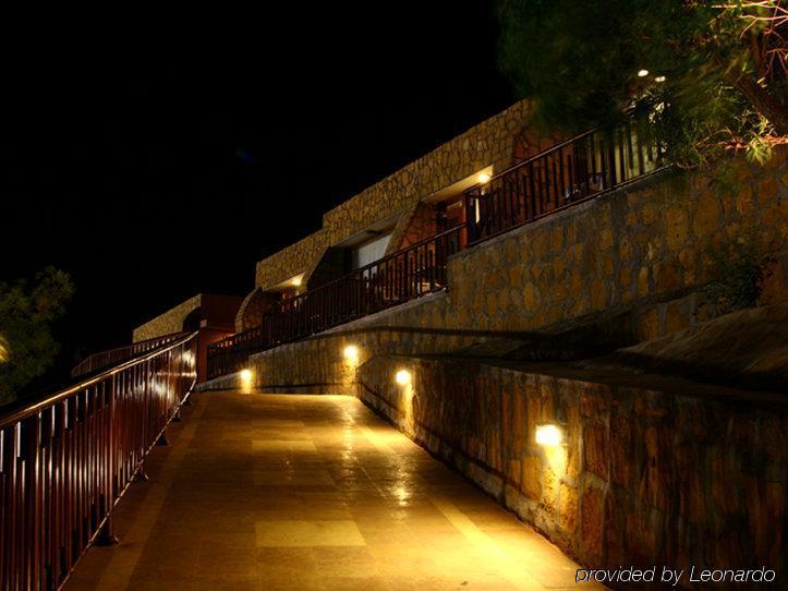 Dreamworld Resort, Hotel & Golf Course Karachi Exterior photo