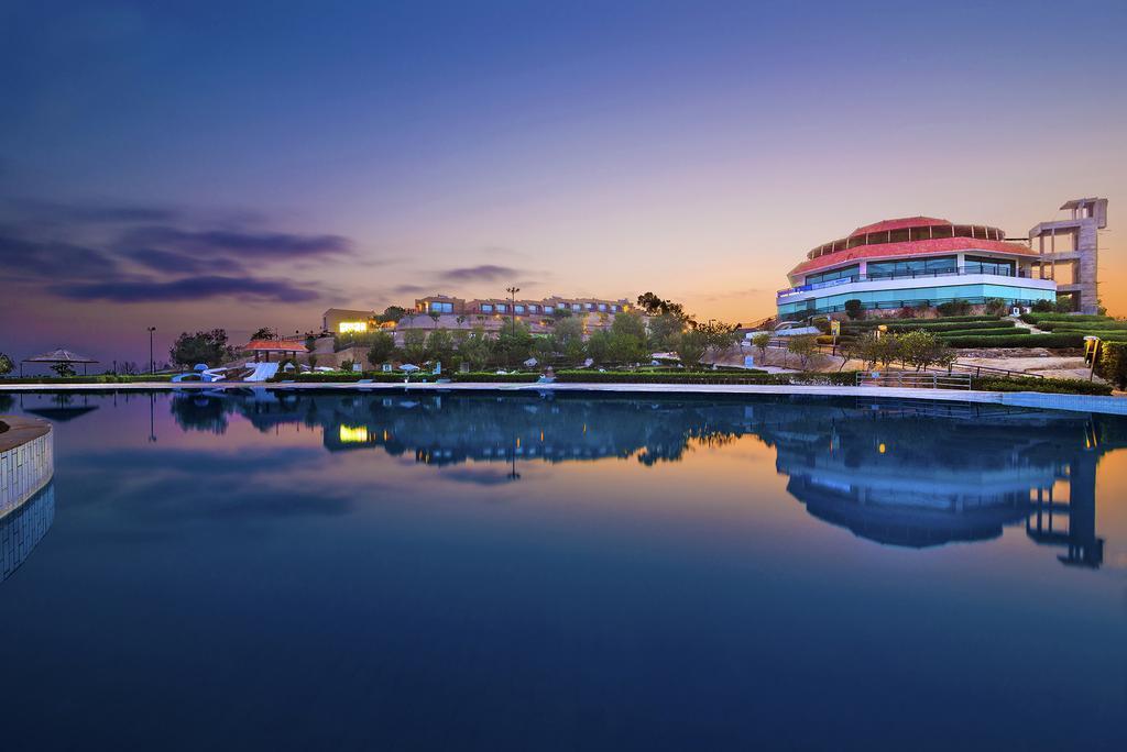 Dreamworld Resort, Hotel & Golf Course Karachi Exterior photo