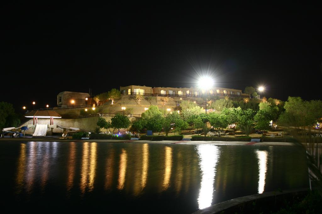 Dreamworld Resort, Hotel & Golf Course Karachi Exterior photo