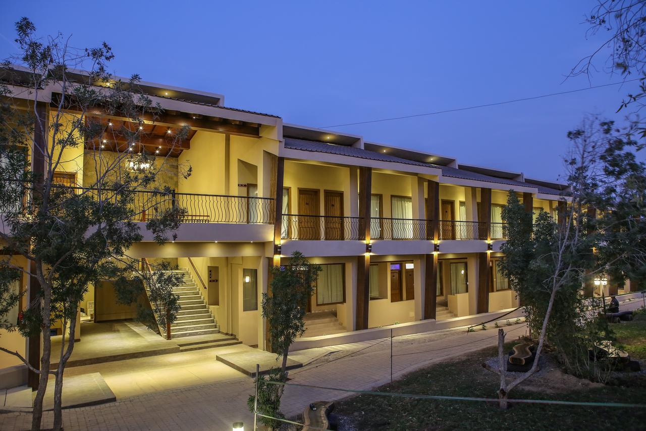 Dreamworld Resort, Hotel & Golf Course Karachi Exterior photo