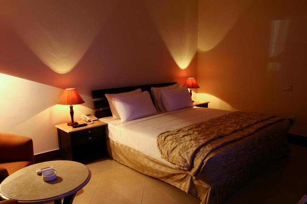 Dreamworld Resort, Hotel & Golf Course Karachi Exterior photo